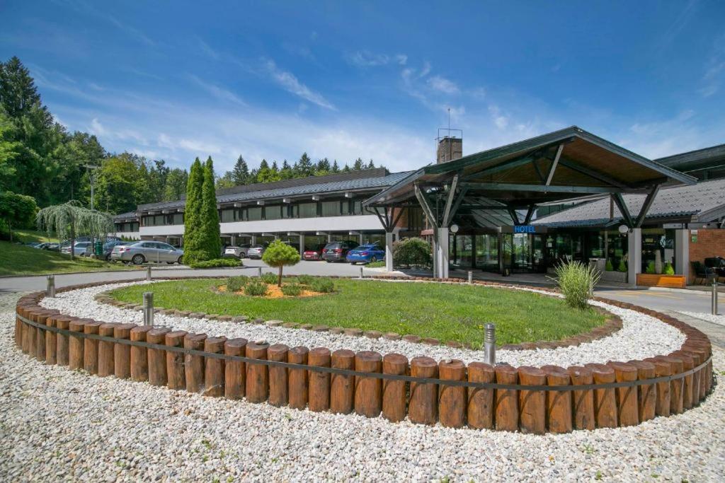 Hotel Grosuplje Zewnętrze zdjęcie